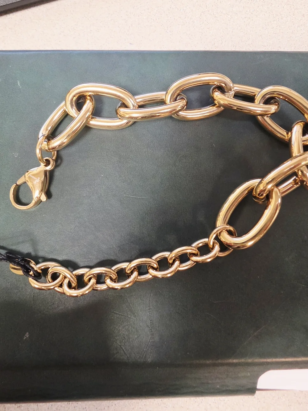 Gold Chunky Link Bracelet - Classic Women's Accessory